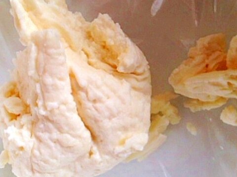 冷凍ヨーグルトでカッテージチーズ